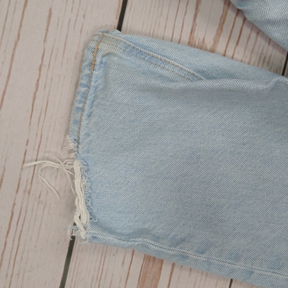 American Eagle Highrise Mom Jean, Sz 2 or 4 - Picture 5 of 5